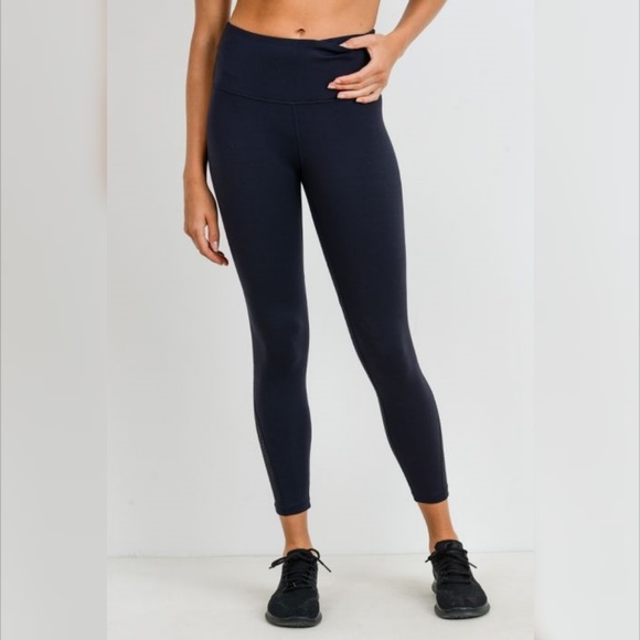 Perforated Panel High waist Performance Leggings - Picture 6 of 7